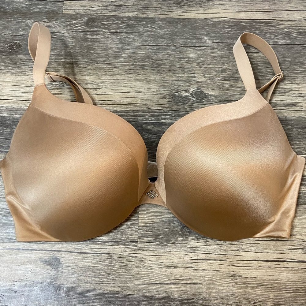 Victoria’s Secrets nude bra 34D